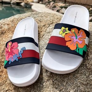 🐢REMOVING LISTING 1/5/26🐢TOMMY HILFIGER SLIDES/SANDALS
